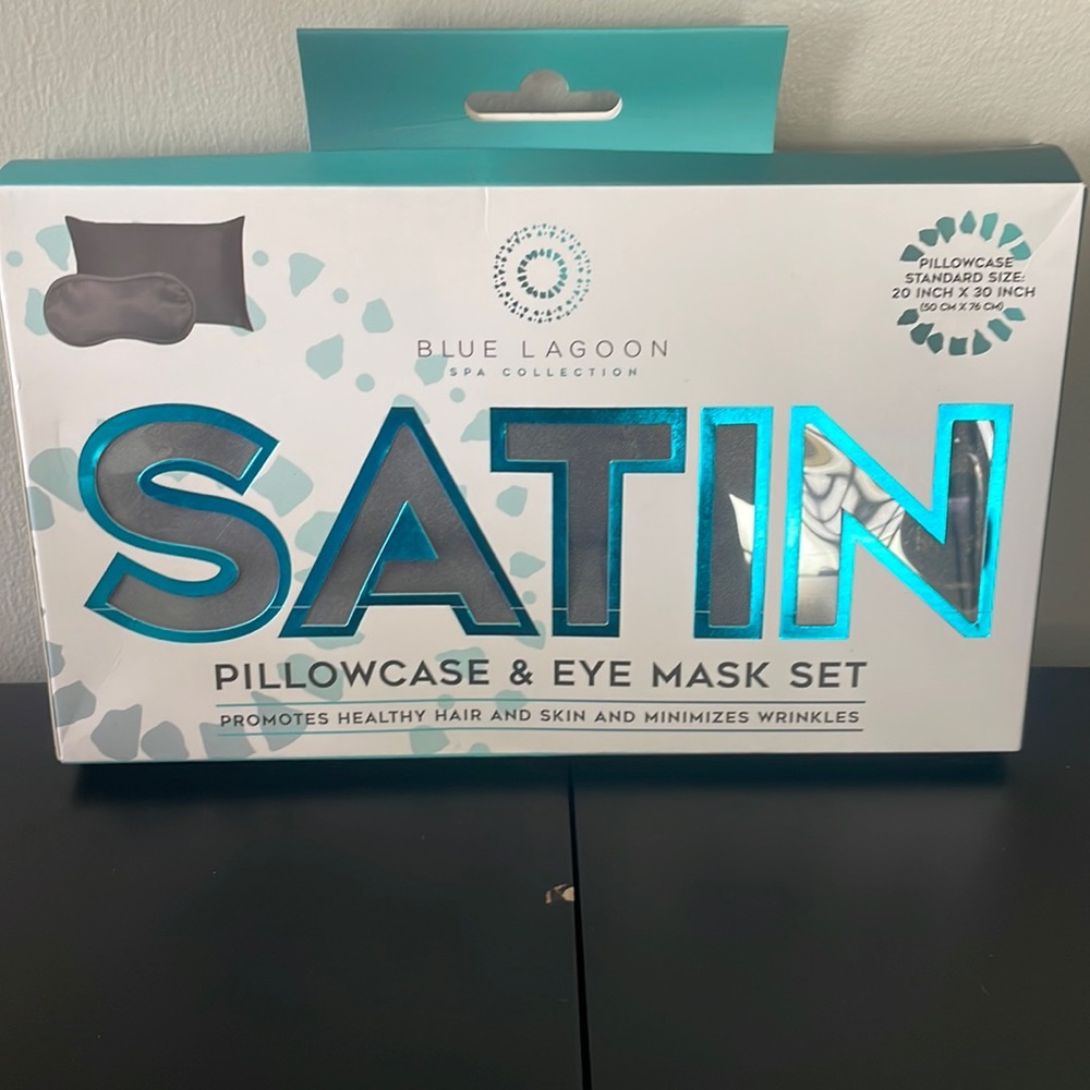 Blue Lagoon Pillowcase & Eye Mask Set